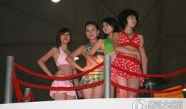 泳装双人动作爆料视频,激情四溢，画面令人心跳加速